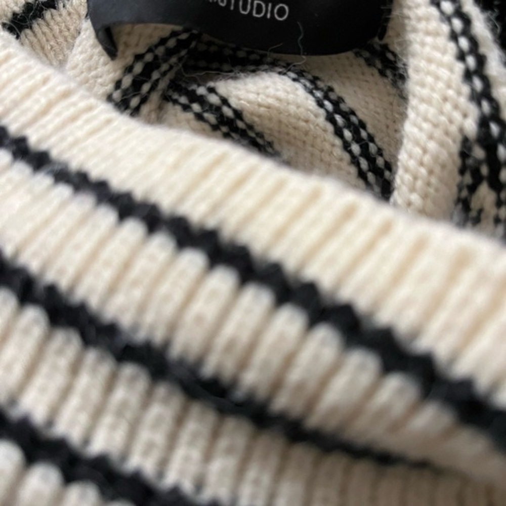 oversized wool handknit striped turtleneck - Picture 5 of 7